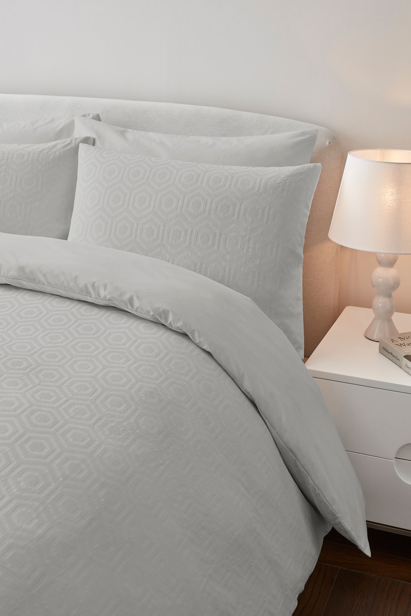 300 Thread Count Hexagonal Duvet Set